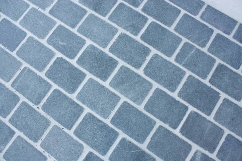 Pavage granit gris fonc (CUPASTONE)